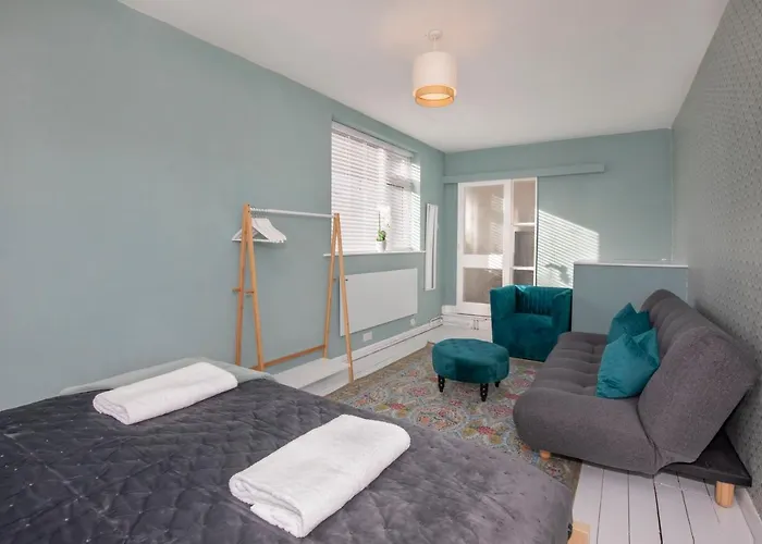 Plum Tree Retreat-free Parking Appartamento